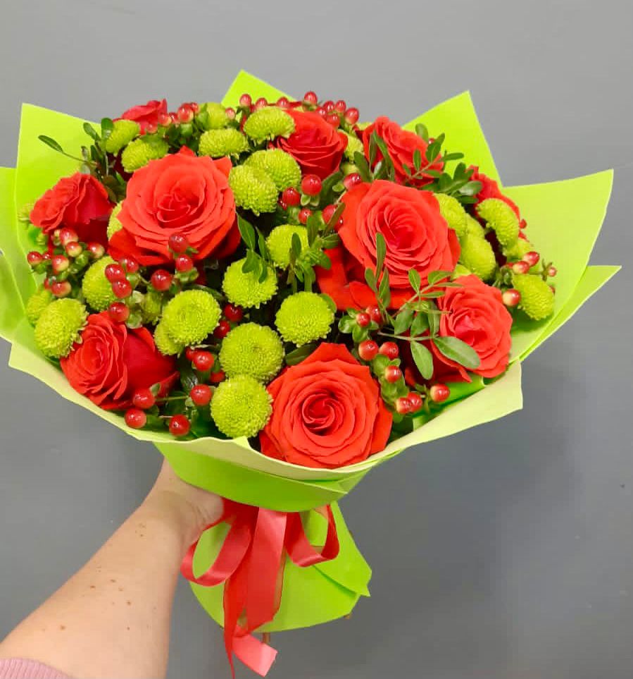 Букет цветов из: Хризантемы и Розы в Спартак