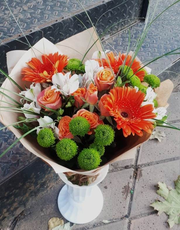 Букет цветов из: Герберы, Хризантемы, Альстромерии и Розы в Спартак