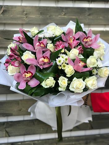Букет цветов из: Розы и Хризантемы в Спартак