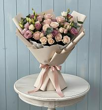 Букет цветов из:  Розы и Лизиантусы в Спартак