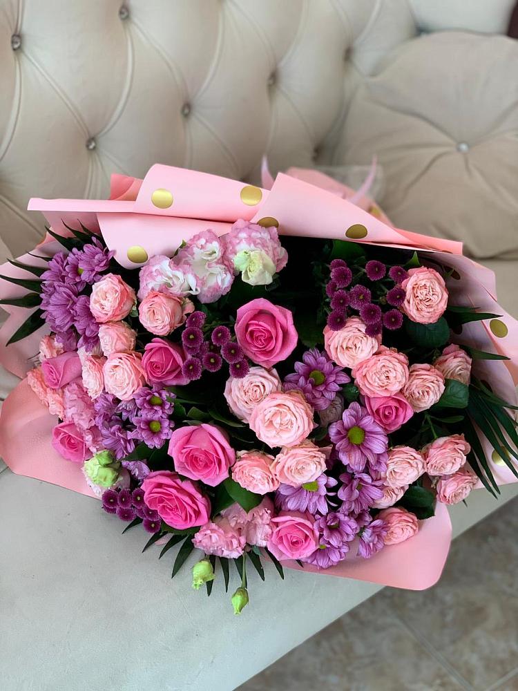 Букет цветов из: Хризантемы, Розы и Лизиантусы в Спартак