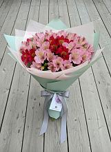 Букет цветов из:  Альстромерии #REPLACE_PRED# Спартак