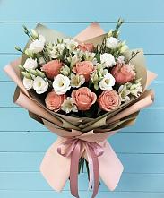 Букет цветов из:  Розы, Альстромерии и Лизиантусы в Спартак