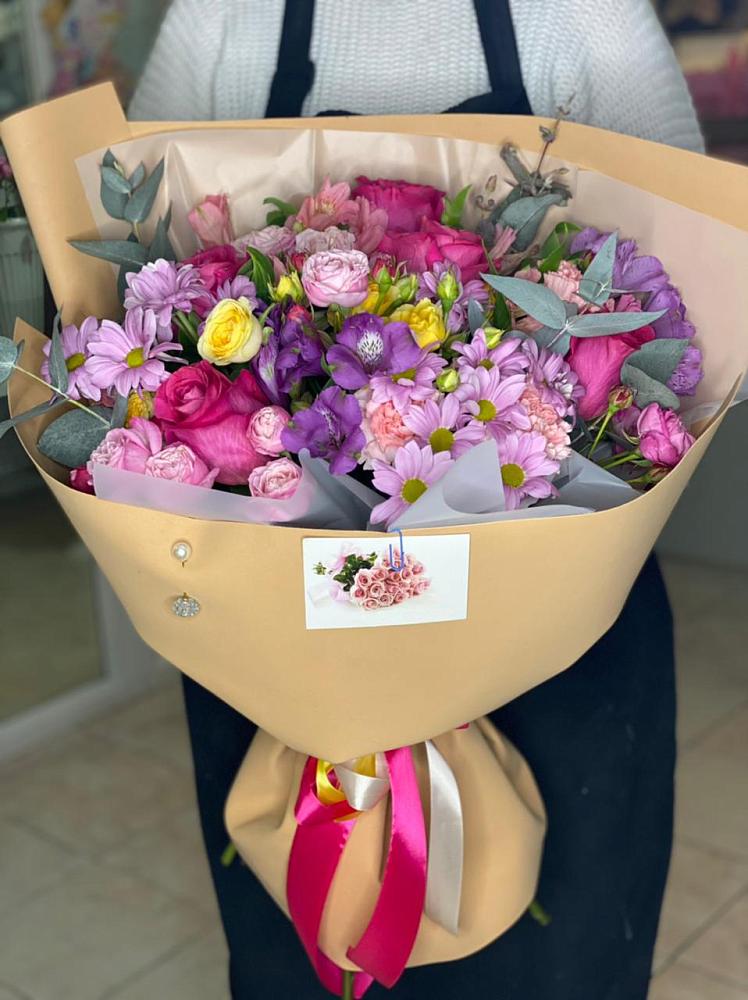 Букет цветов из: Хризантемы, Гвоздики и Альстромерии в Спартак