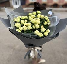 Букет Белые кустовые розы Солинеро в Спартак