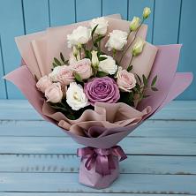 Букет цветов из:  Розы и Лизиантусы в Спартак