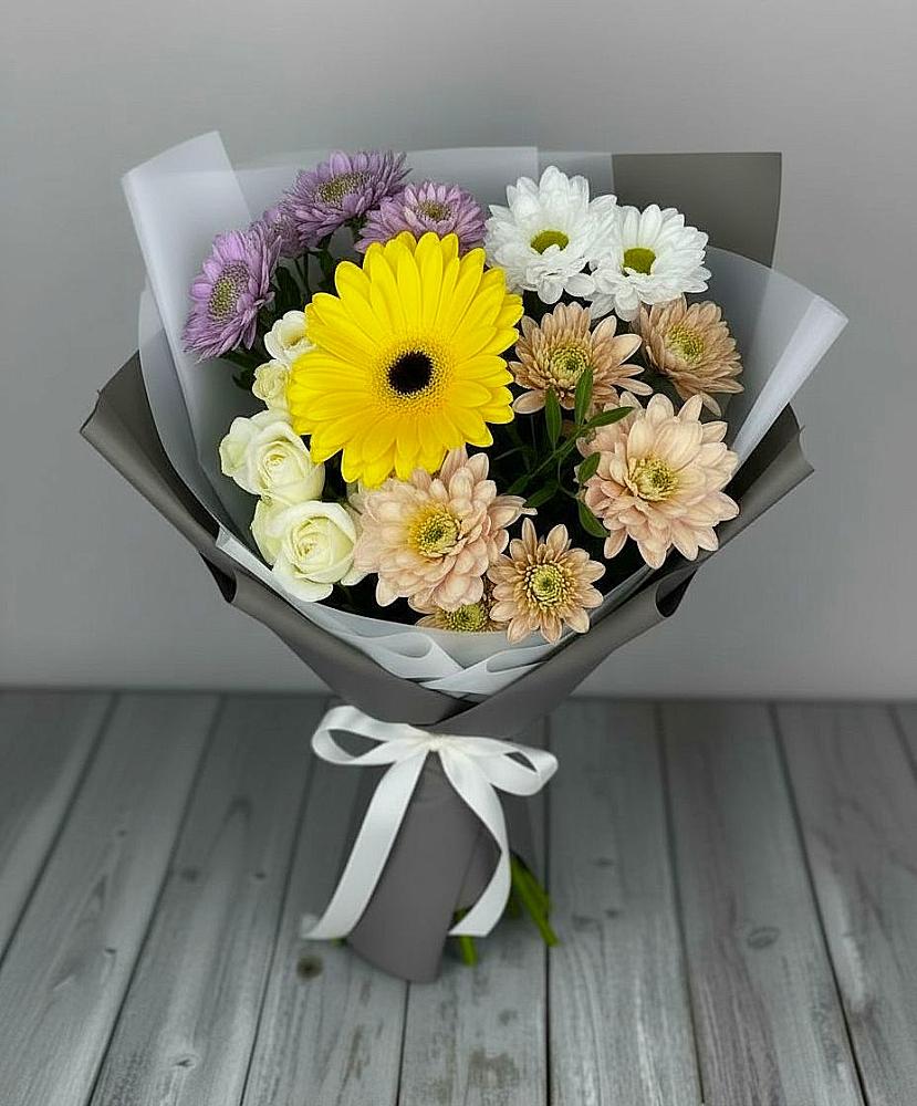 Букет цветов из: Розы, Герберы и Хризантемы в Спартак