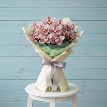 Букет цветов из:  Орхидеи и Розы в Спартак