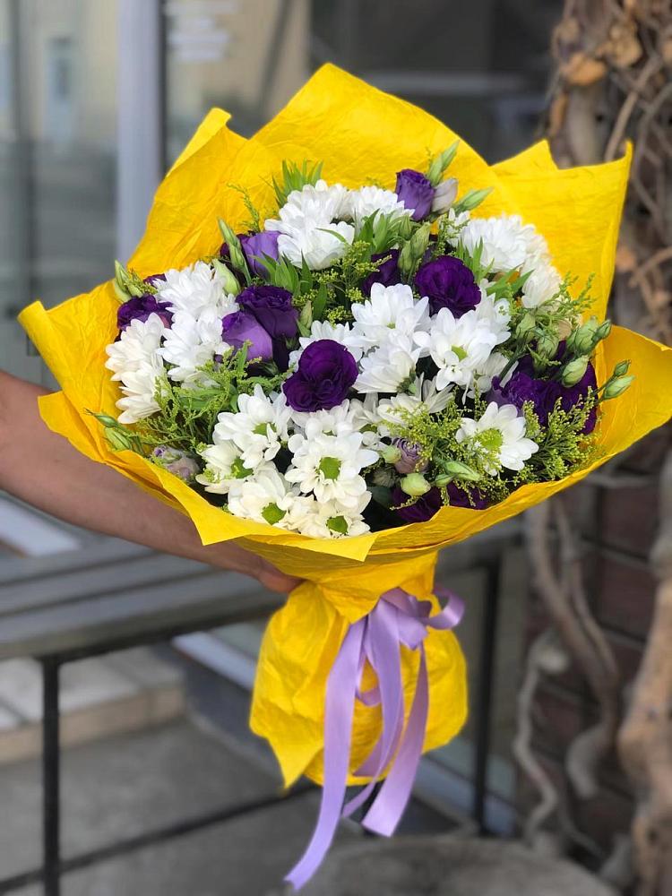 Букет цветов из: Ирисы, Хризантемы и Ромашки в Спартак