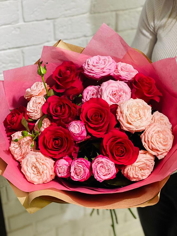 Букет цветов из: Розы в Спартак