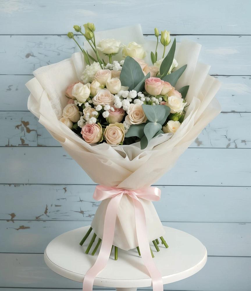 Букет цветов из: Розы и Лизиантусы в Спартак