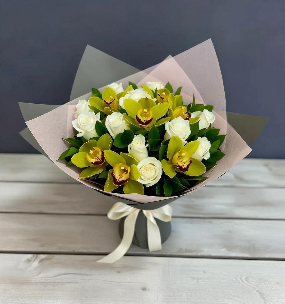 Букет цветов из: Орхидеи и Розы в Спартак