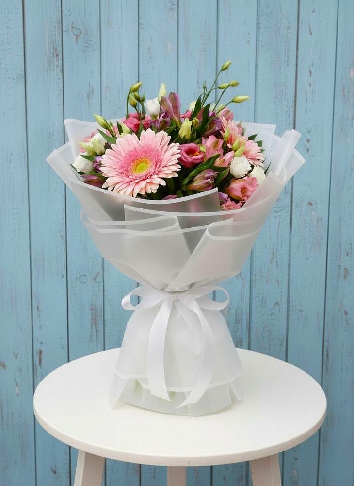 Букет цветов из: Герберы, Альстромерии и Лизиантусы в Спартак