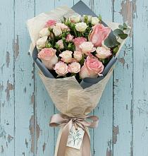Букет цветов из:  Розы в Спартак