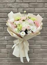 Букет цветов из:  Гвоздики, Розы, Лизиантусы и Хризантемы в Спартак