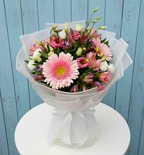 Букет цветов из:  Герберы, Альстромерии и Лизиантусы в Спартак