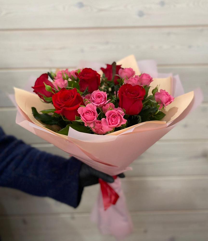 Букет цветов из: Розы в Спартак