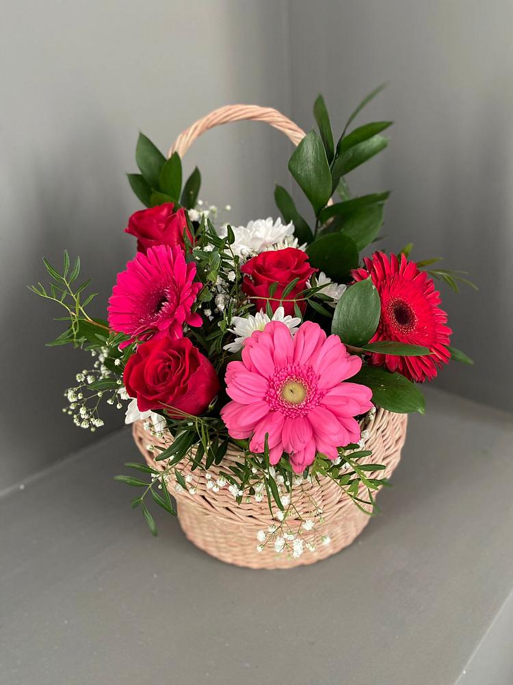 Цветочная композиция из Розы, Хризантемы и Герберы в корзине в Спартак