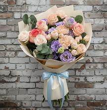 Букет цветов из:  Розы, Лизиантусы и Гвоздики в Спартак