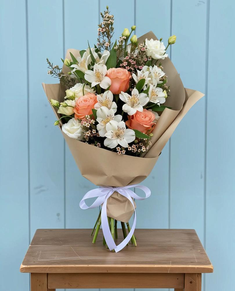 Букет цветов из: Альстромерии, Лизиантусы, Розы и Хризантемы в Спартак