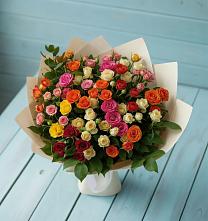 Букет Микс из разноцветных кустовых роз в Спартак